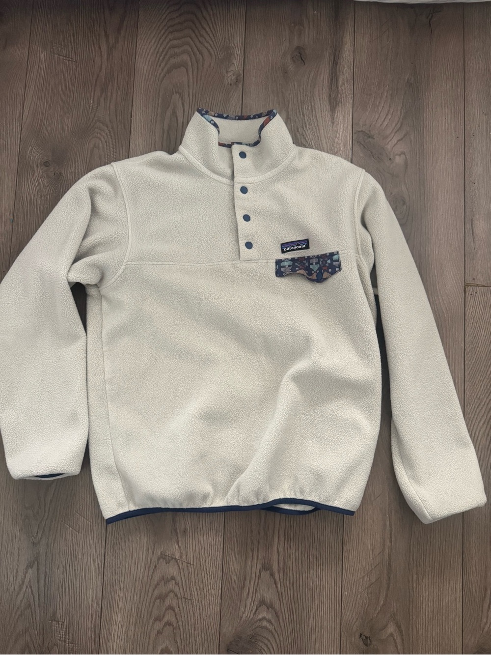 Patagonia Women’s Medium Off-White Snap-T Pullover with Navy Trim EUC